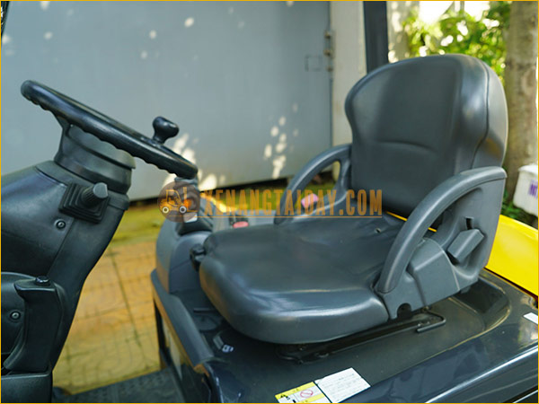 Xe nâng điện ngồi lái KOMATSU FB15-12