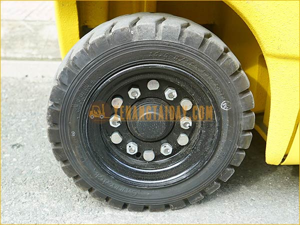 Xe nâng điện ngồi lái KOMATSU FB15-12