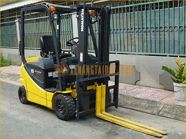 Xe nâng điện ngồi lái KOMATSU FB15-12