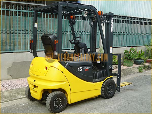 Xe nâng điện ngồi lái KOMATSU FB15-12