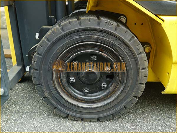 Xe nâng điện ngồi lái KOMATSU FB15-12
