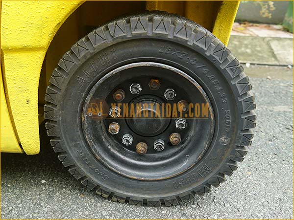 Xe nâng điện ngồi lái KOMATSU FB15-12