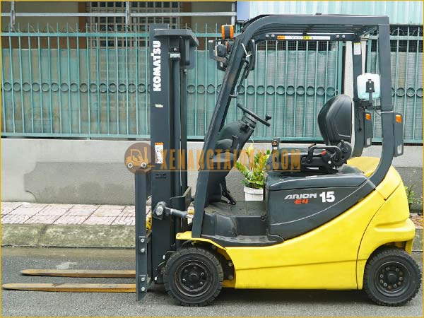 Xe nâng điện ngồi lái KOMATSU FB15-12