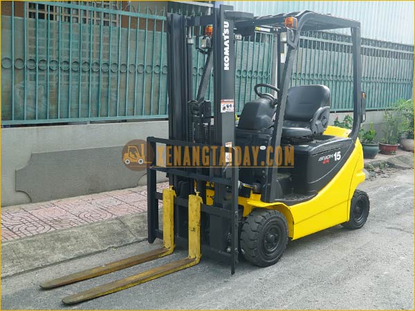 Xe nâng điện ngồi lái KOMATSU FB15-12
