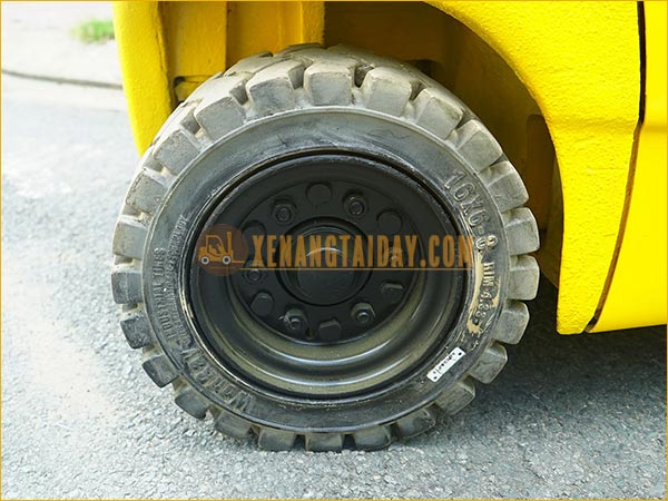 Xe nâng điện ngồi lái KOMATSU FB15-12