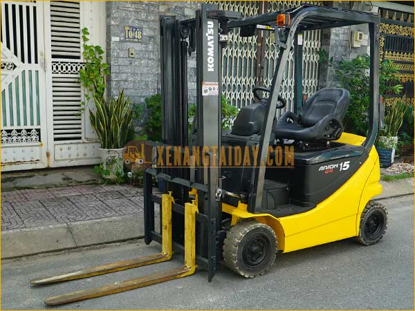 Xe nâng điện ngồi lái KOMATSU FB15-12