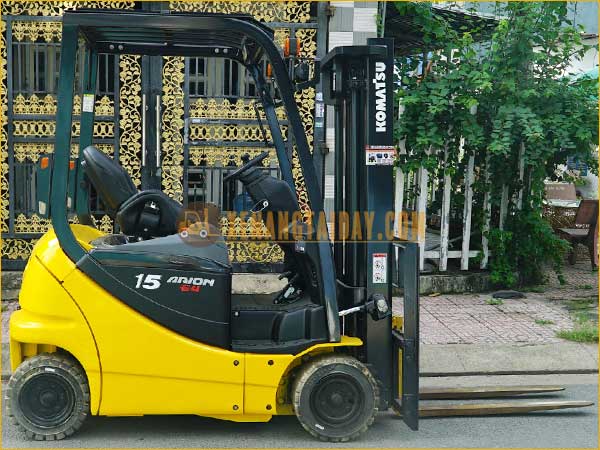 Xe nâng điện ngồi lái KOMATSU FB15-12