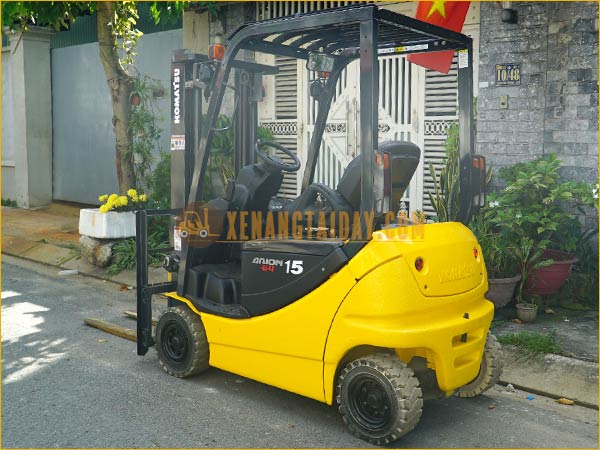Xe nâng điện ngồi lái KOMATSU FB15-12