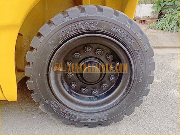 Xe nâng điện ngồi lái KOMATSU FB15-12