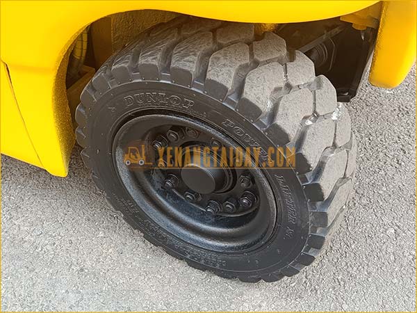Xe nâng điện ngồi lái KOMATSU FB15-12