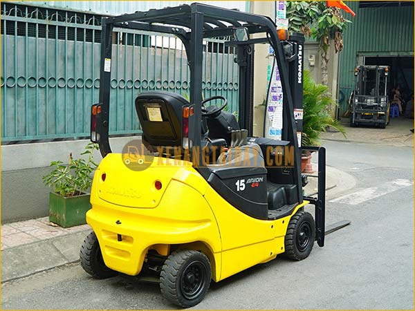 Xe nâng điện ngồi lái KOMATSU FB15-12