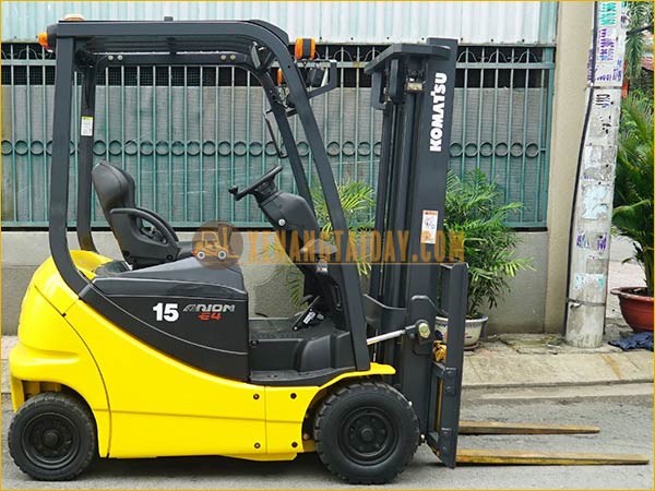 Xe nâng điện ngồi lái KOMATSU FB15-12