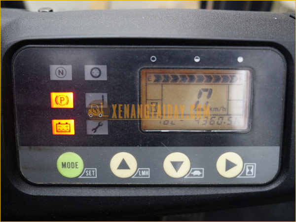 Xe nâng điện ngồi lái KOMATSU FB15-12