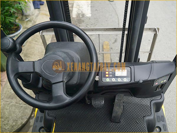 Xe nâng điện ngồi lái KOMATSU FB15-12