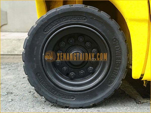 Xe nâng điện ngồi lái KOMATSU FB15-12