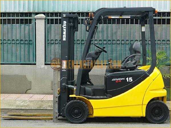 Xe nâng điện ngồi lái KOMATSU FB15-12
