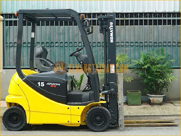 Xe nâng điện ngồi lái KOMATSU FB15-12