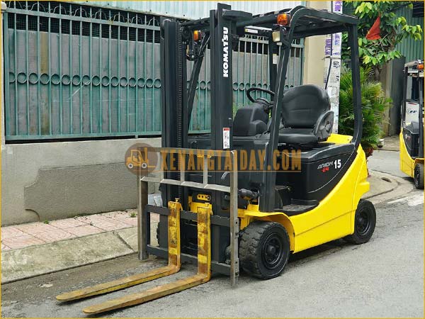 Xe nâng điện ngồi lái KOMATSU FB15-12