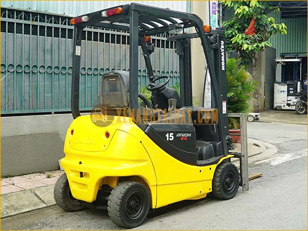 Xe nâng điện ngồi lái KOMATSU FB15-12