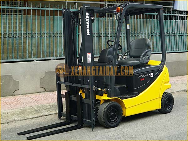Xe nâng điện ngồi lái KOMATSU FB15-12