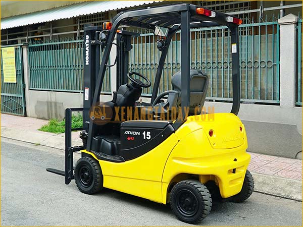 Xe nâng điện ngồi lái KOMATSU FB15-12