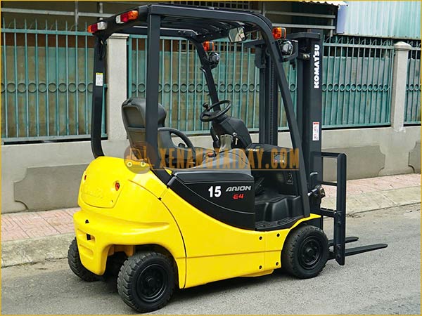 Xe nâng điện ngồi lái KOMATSU FB15-12