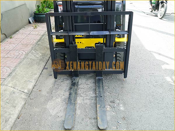 Xe nâng điện ngồi lái KOMATSU FB15-12