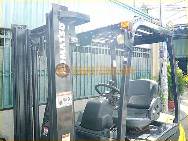 Xe nâng điện ngồi lái KOMATSU FB15-12