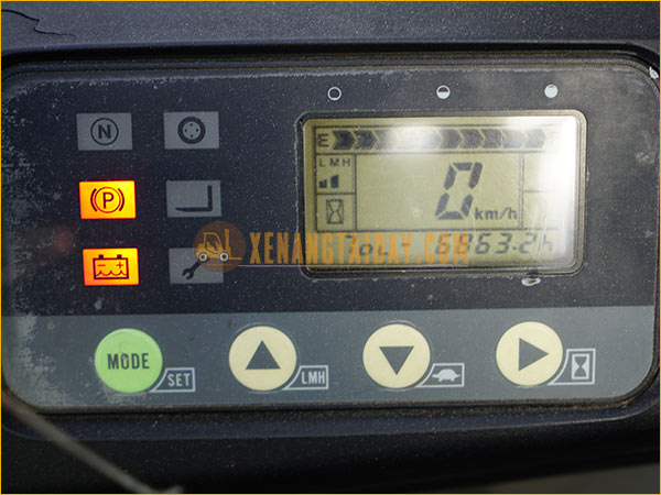 Xe nâng điện ngồi lái KOMATSU FB15-12