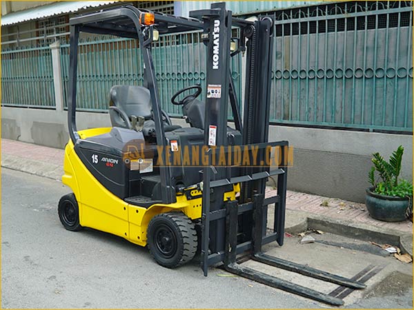 Xe nâng điện ngồi lái KOMATSU FB15-12