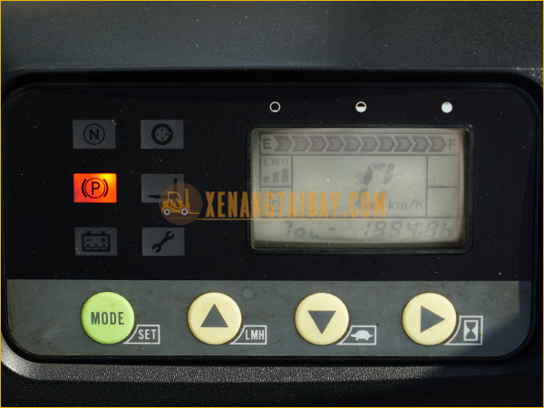 Xe nâng điện ngồi lái KOMATSU FB15-12