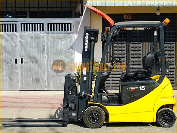 Xe nâng điện ngồi lái KOMATSU FB15-12