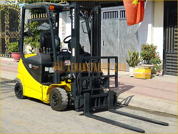 Xe nâng điện ngồi lái KOMATSU FB15-12