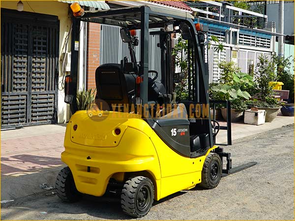 Xe nâng điện ngồi lái KOMATSU FB15-12
