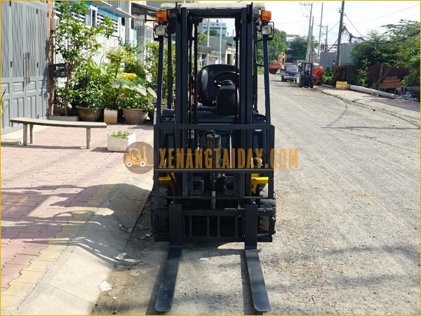 Xe nâng điện ngồi lái KOMATSU FB15-12