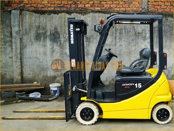 Xe nâng điện ngồi lái KOMATSU FB15-12