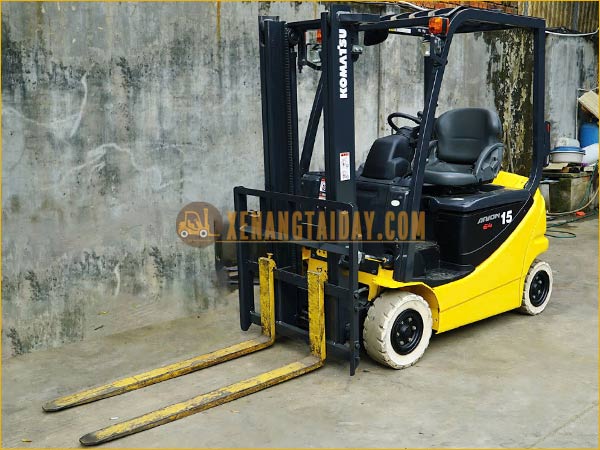 Xe nâng điện ngồi lái KOMATSU FB15-12