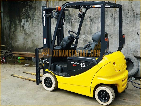 Xe nâng điện ngồi lái KOMATSU FB15-12