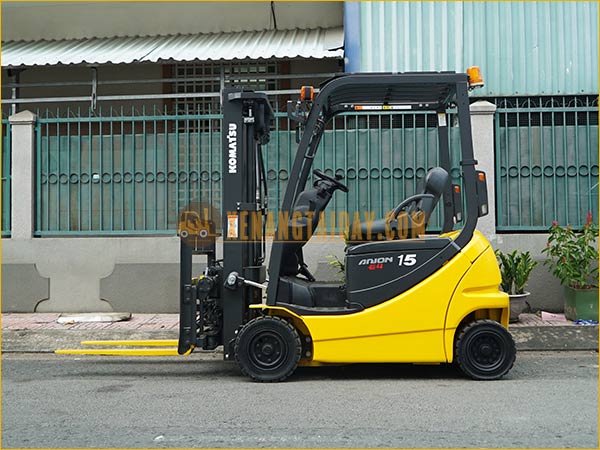 Xe nâng điện ngồi lái KOMATSU FB15-12