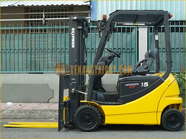 Xe nâng điện ngồi lái KOMATSU FB15-12