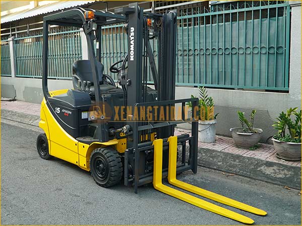 Xe nâng điện ngồi lái KOMATSU FB15-12
