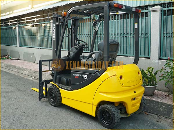 Xe nâng điện ngồi lái KOMATSU FB15-12