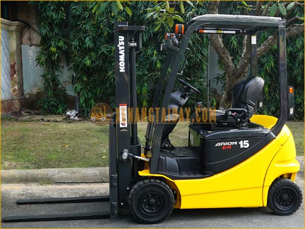 Xe nâng điện ngồi lái KOMATSU FB15-12