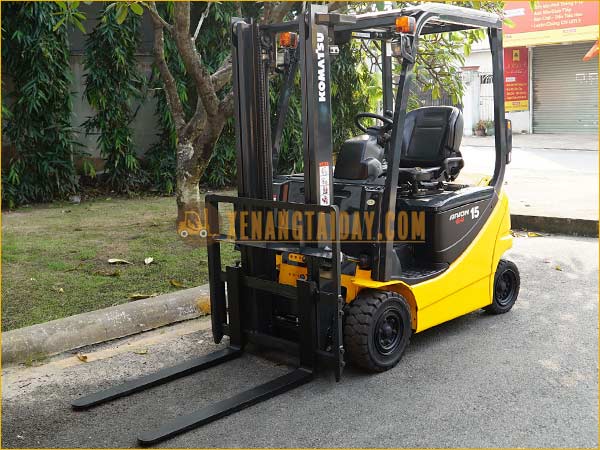 Xe nâng điện ngồi lái KOMATSU FB15-12