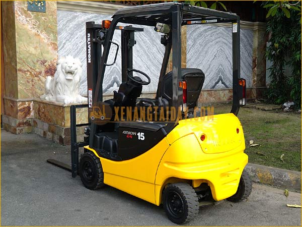 Xe nâng điện ngồi lái KOMATSU FB15-12
