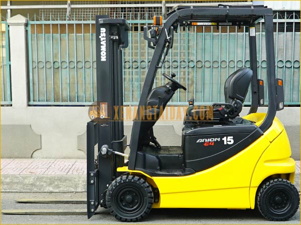 Xe nâng điện ngồi lái KOMATSU FB15-12