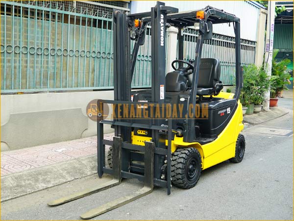 Xe nâng điện ngồi lái KOMATSU FB15-12