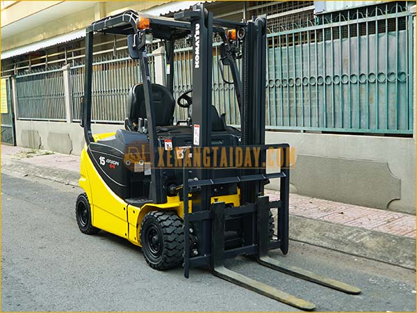 Xe nâng điện ngồi lái KOMATSU FB15-12