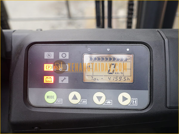 Xe nâng điện ngồi lái KOMATSU FB15-12 gắn pin lithum 48V - 400Ah PKGFF48400