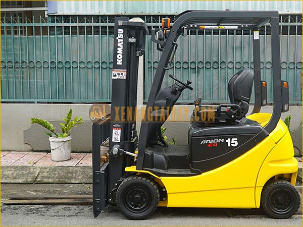 Xe nâng điện ngồi lái KOMATSU FB15-12 gắn pin lithum 48V - 400Ah PKGFF48400